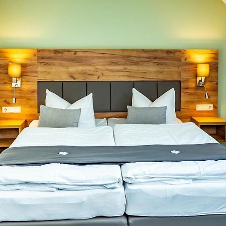 City-Hotel-Волгаст Екстериор снимка