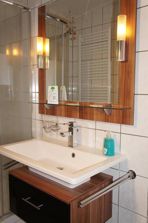 City-Hotel-Волгаст Екстериор снимка