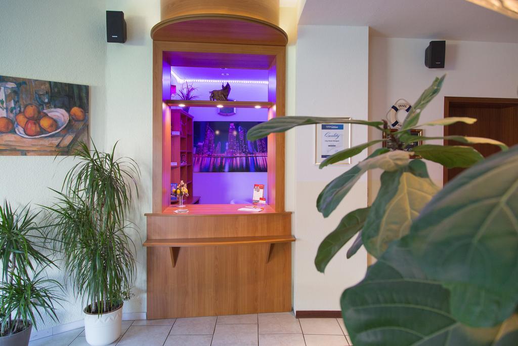 City-Hotel-Волгаст Екстериор снимка