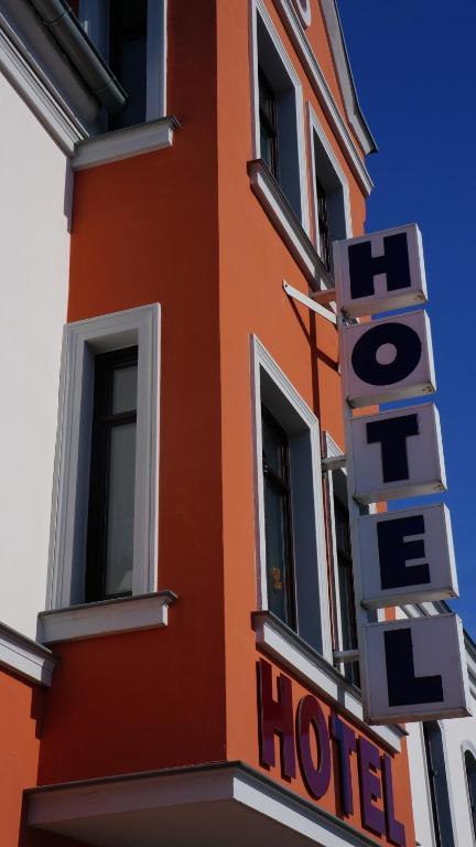 City-Hotel-Волгаст Екстериор снимка