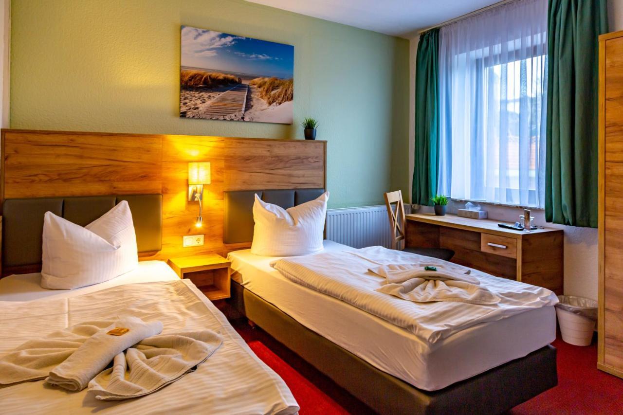 City-Hotel-Волгаст Екстериор снимка